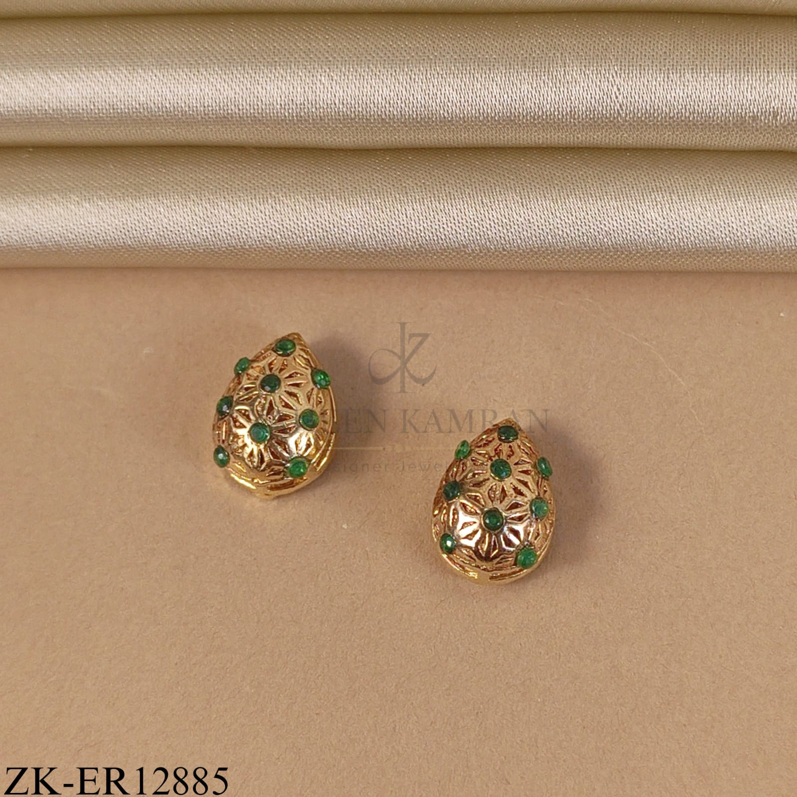 GOLDEN EMERALD TEARDROP EARRINGS