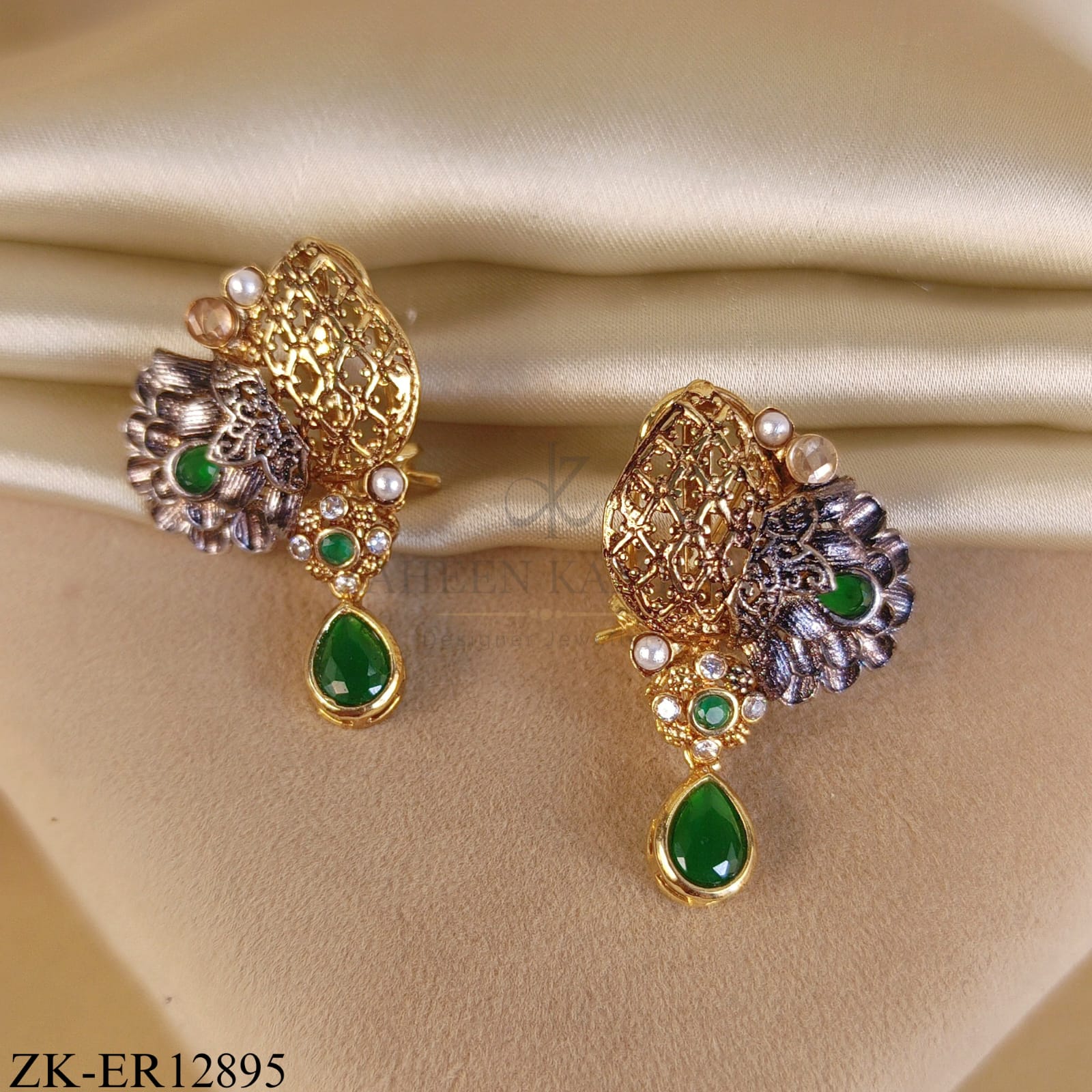 EMERALD DROP EARRINGS
