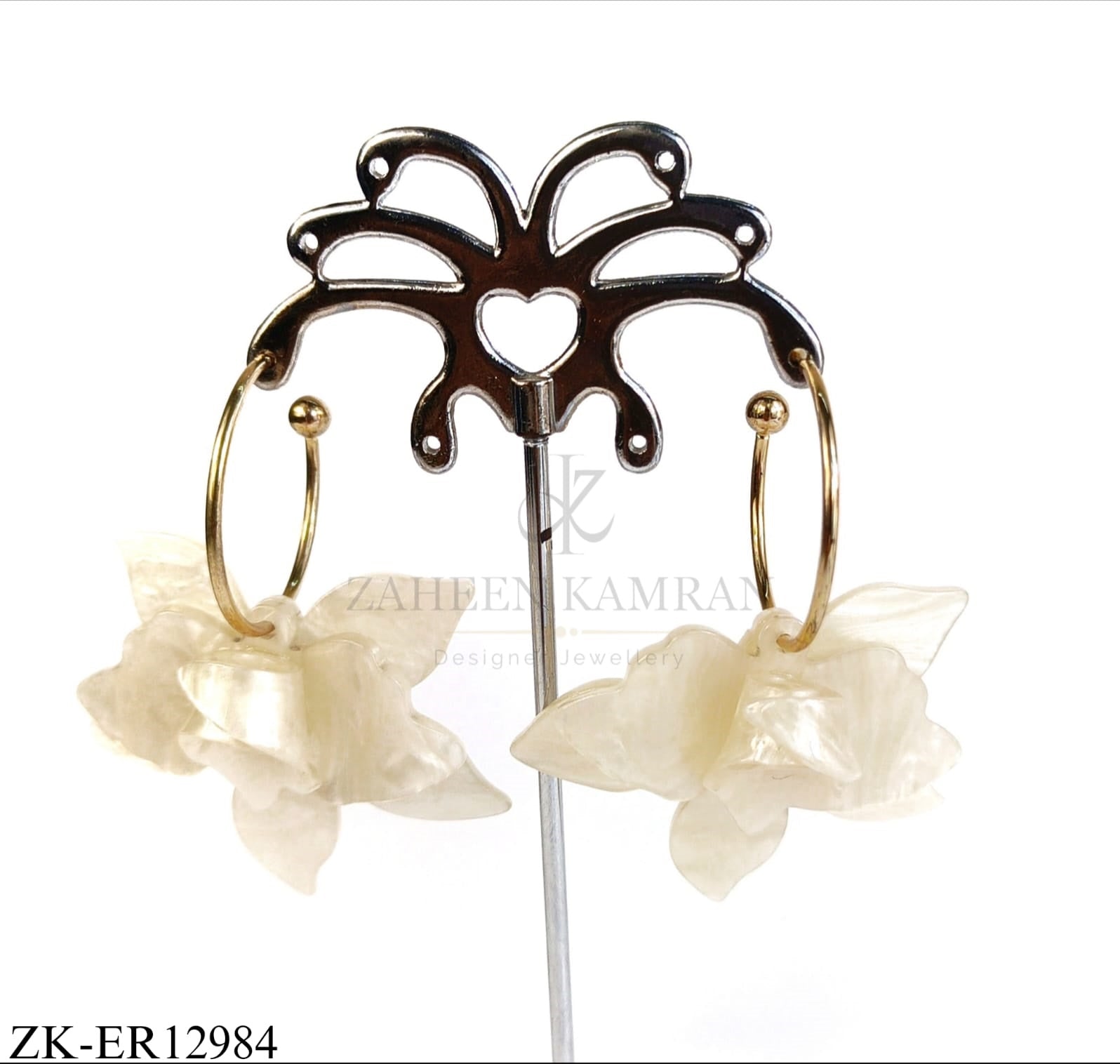 CREAM FLORAL EARRINGS
