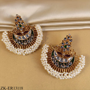 PEARLS CLUSTER EARRINGS