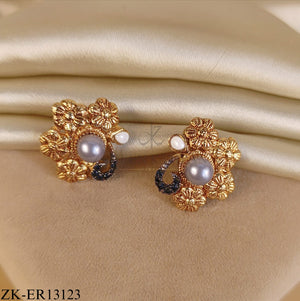 FLORAL PATTERN EARRINGS