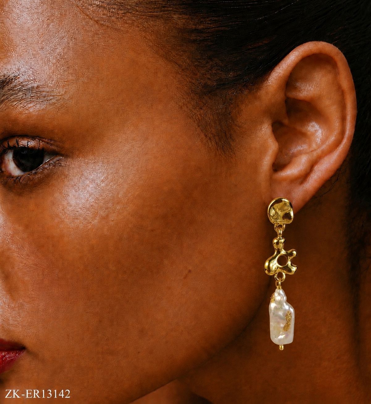 WHITE BAROQUE EARRINGS