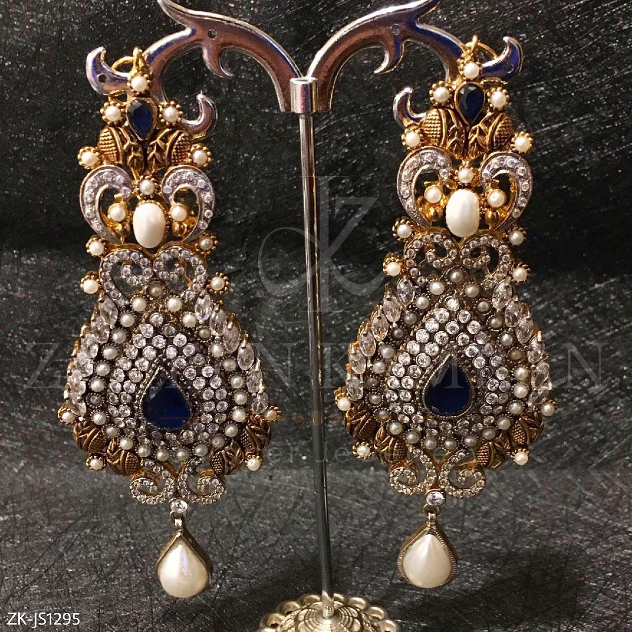 Zircon Sapphire Necklace Set.