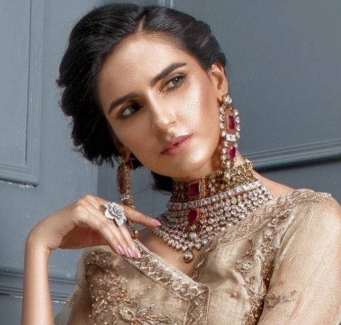 Classy Neck Less Set