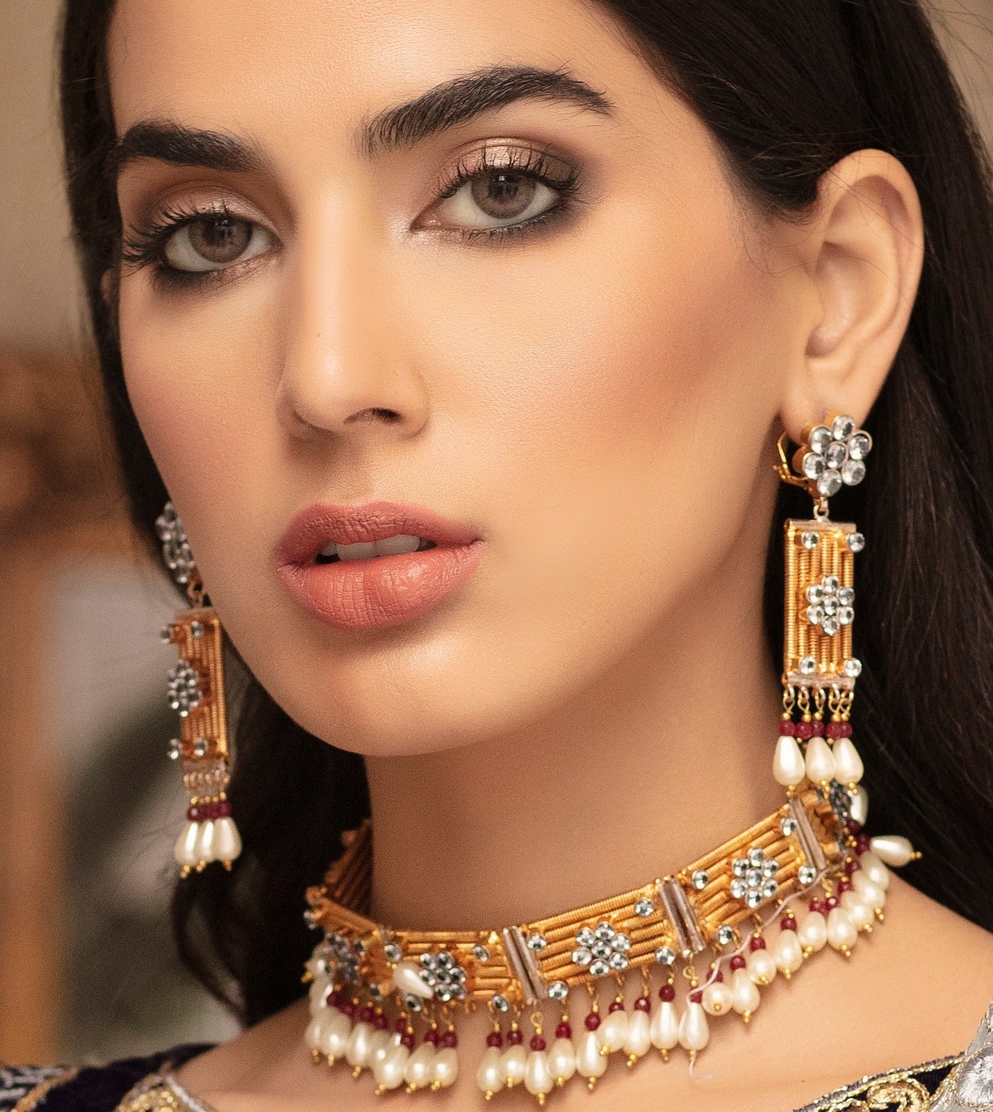 Twisted Designed Choker Set