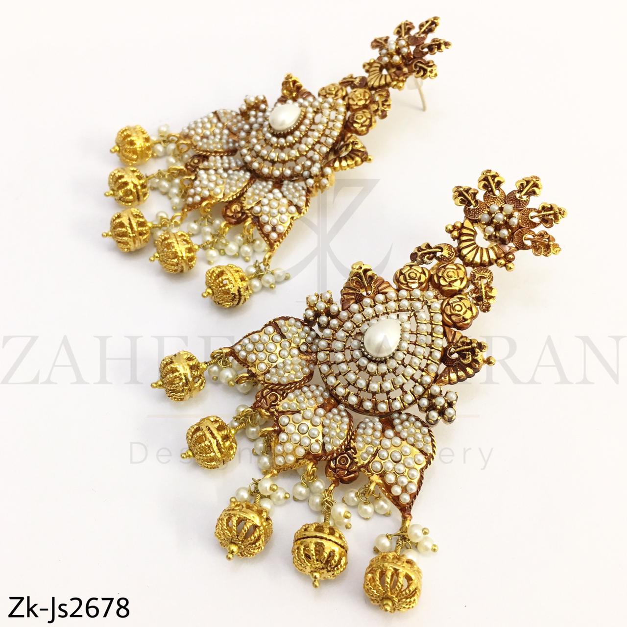 Antique pearls set