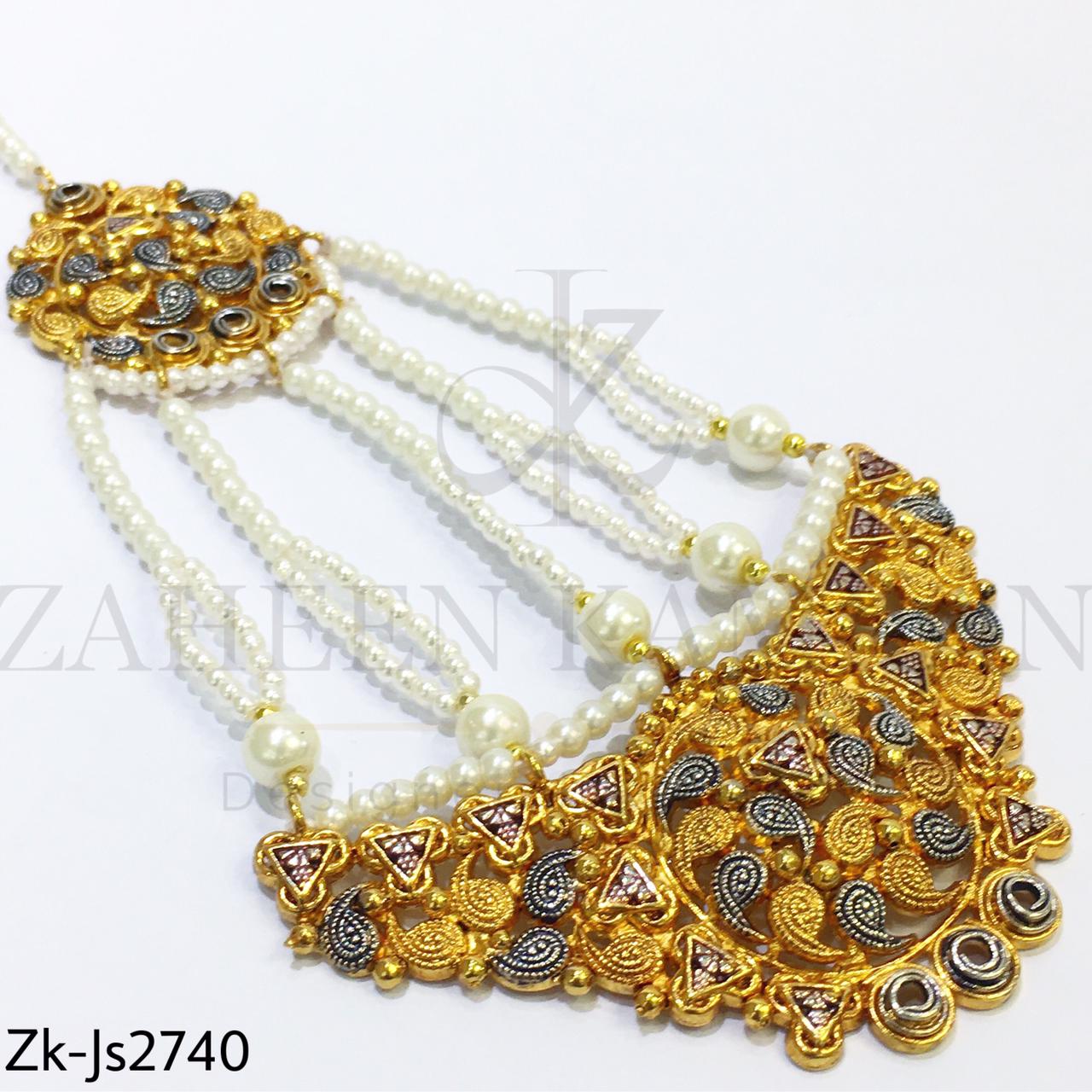 Golden detailed set