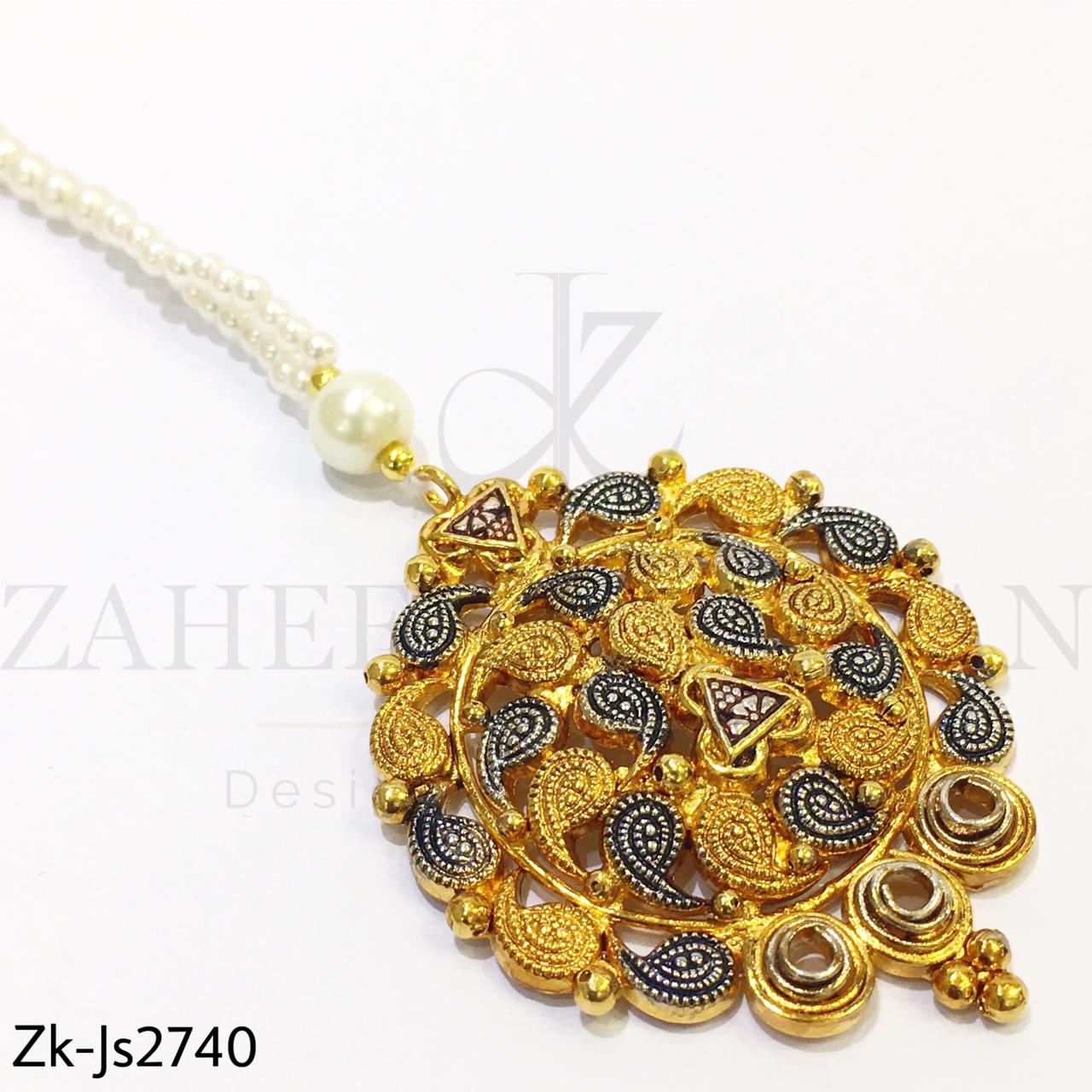 Golden detailed set