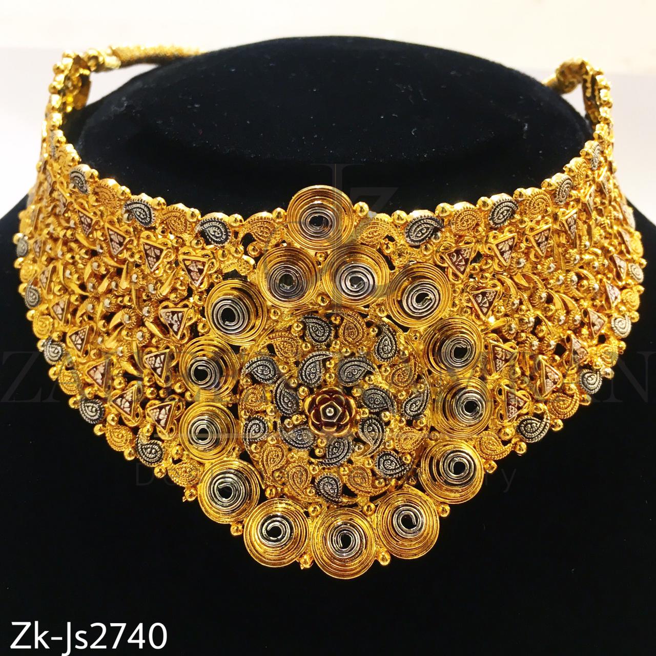 Golden detailed set
