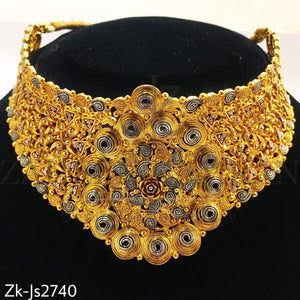 Golden detailed set