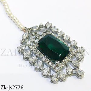 Zirconian emerald set