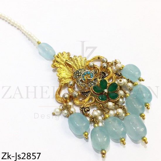 Traditional cutwork set