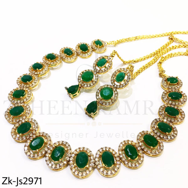 Sleek emeralds set