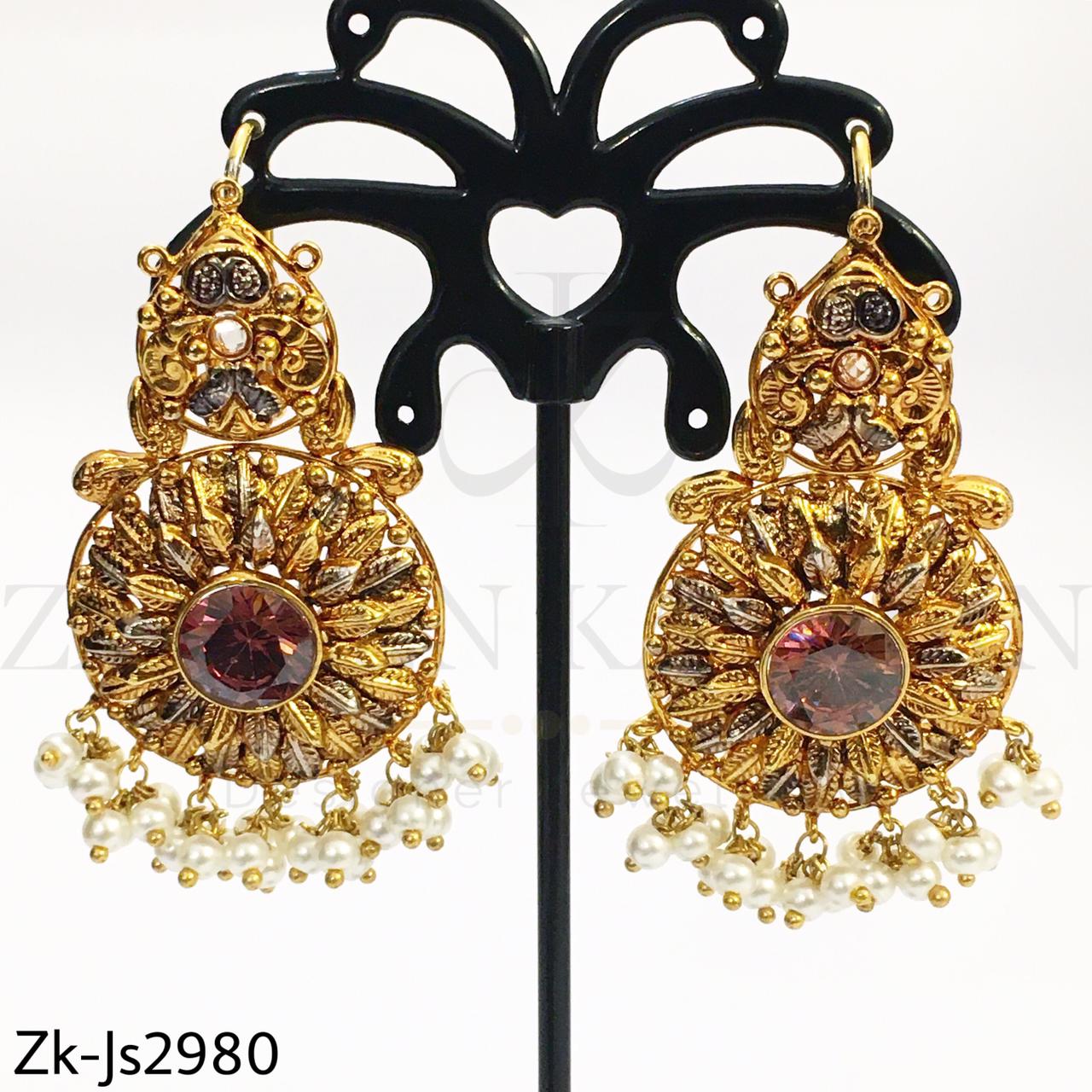 Detailed set