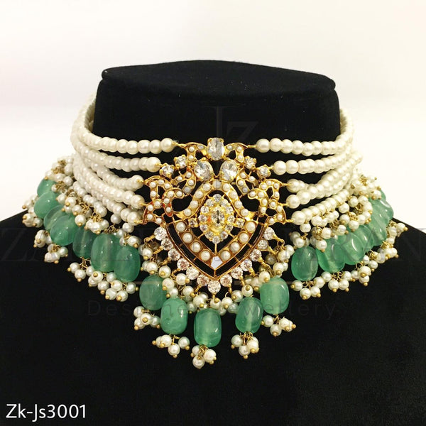 Traditional choker set