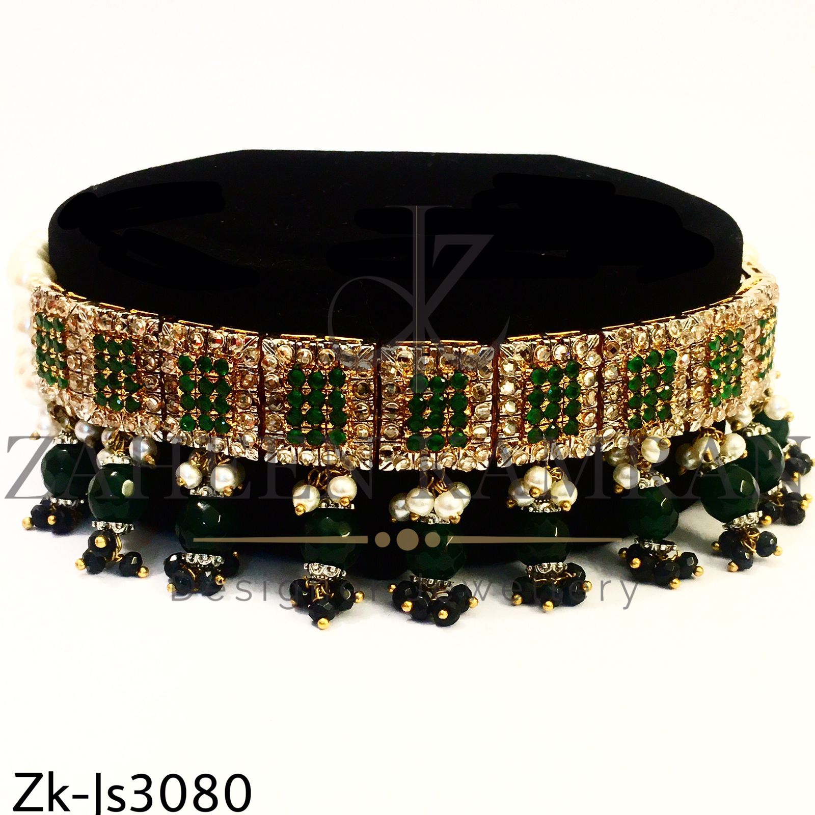 Zirconian emerald set
