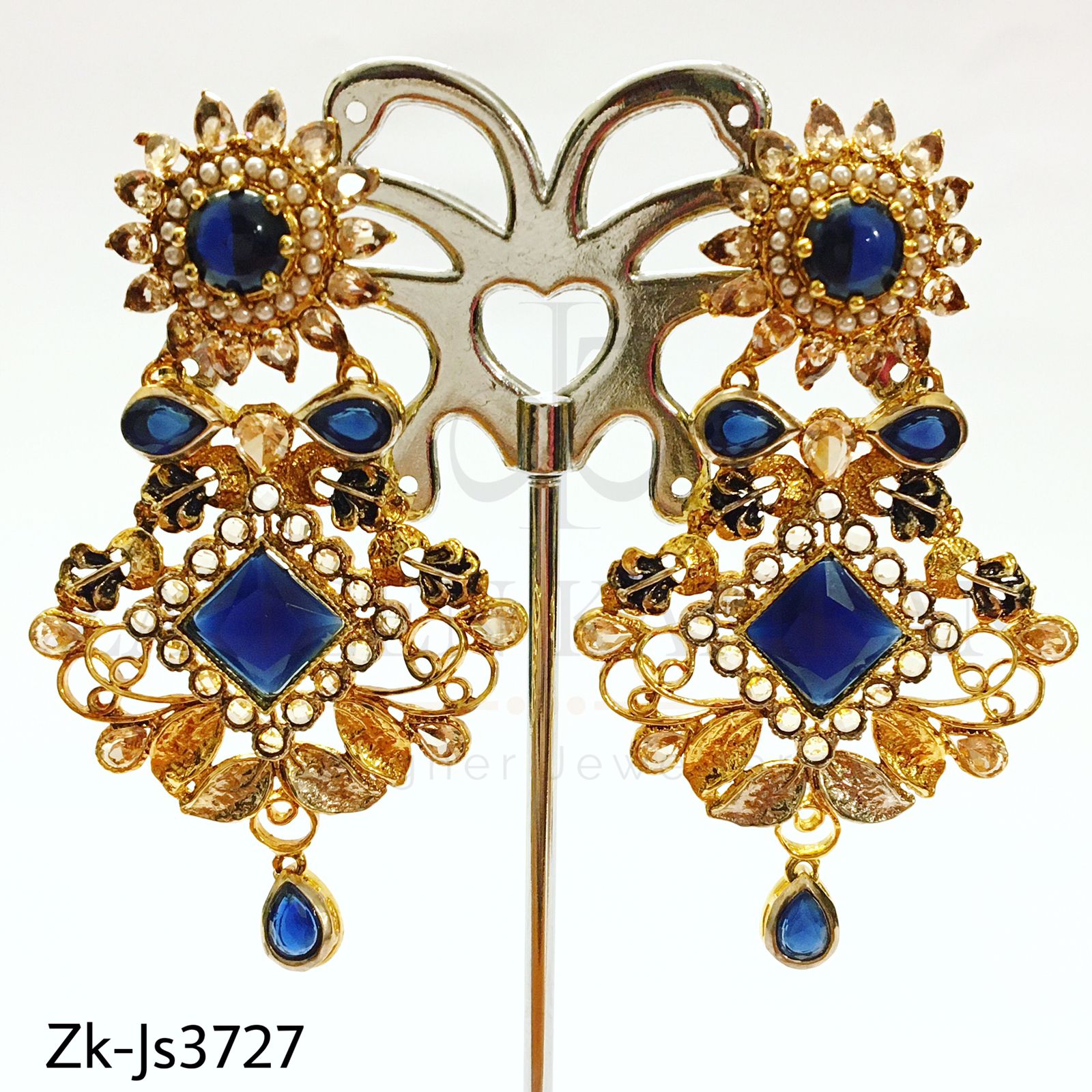 Sapphire champagne set