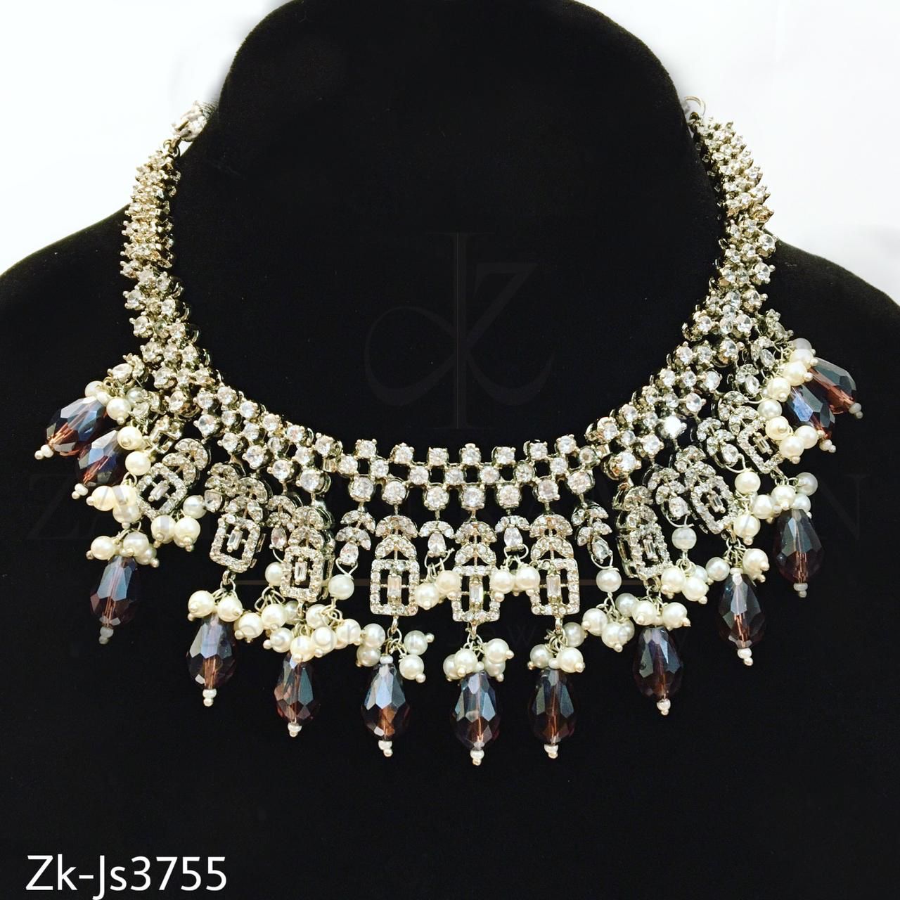Stunning zircons set