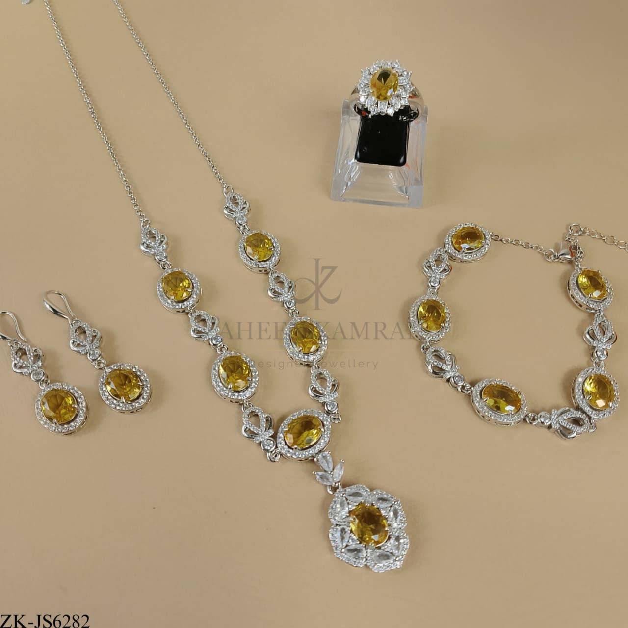 YELLOW JADE SET