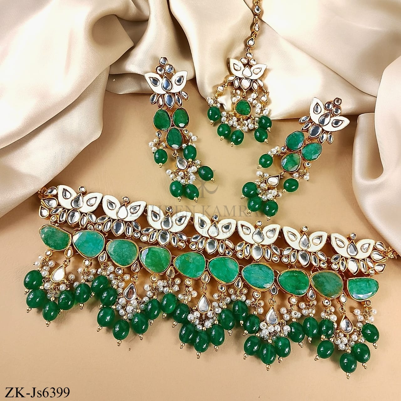 EMERALD CHOKER SET