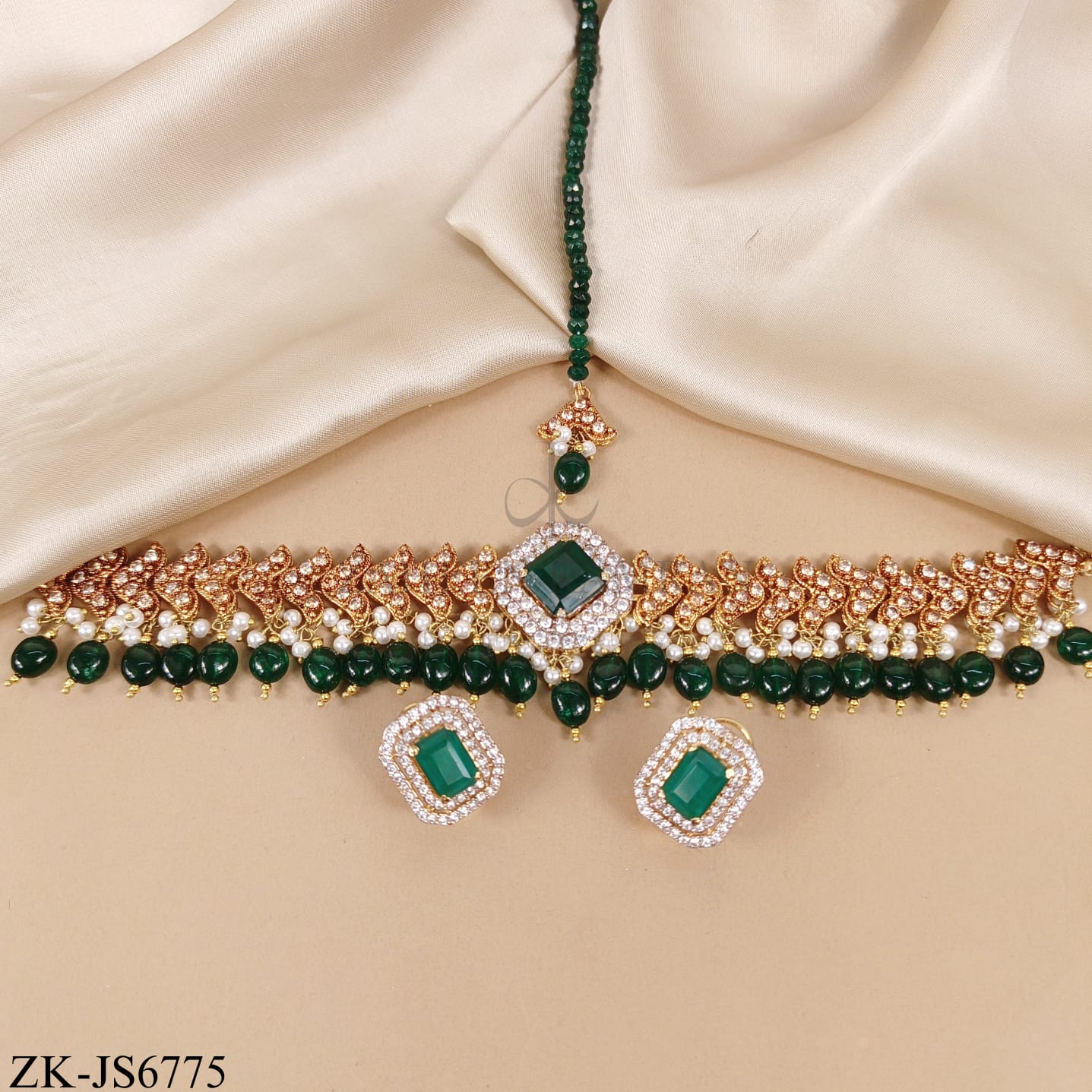 EMERALD CHOKER SET