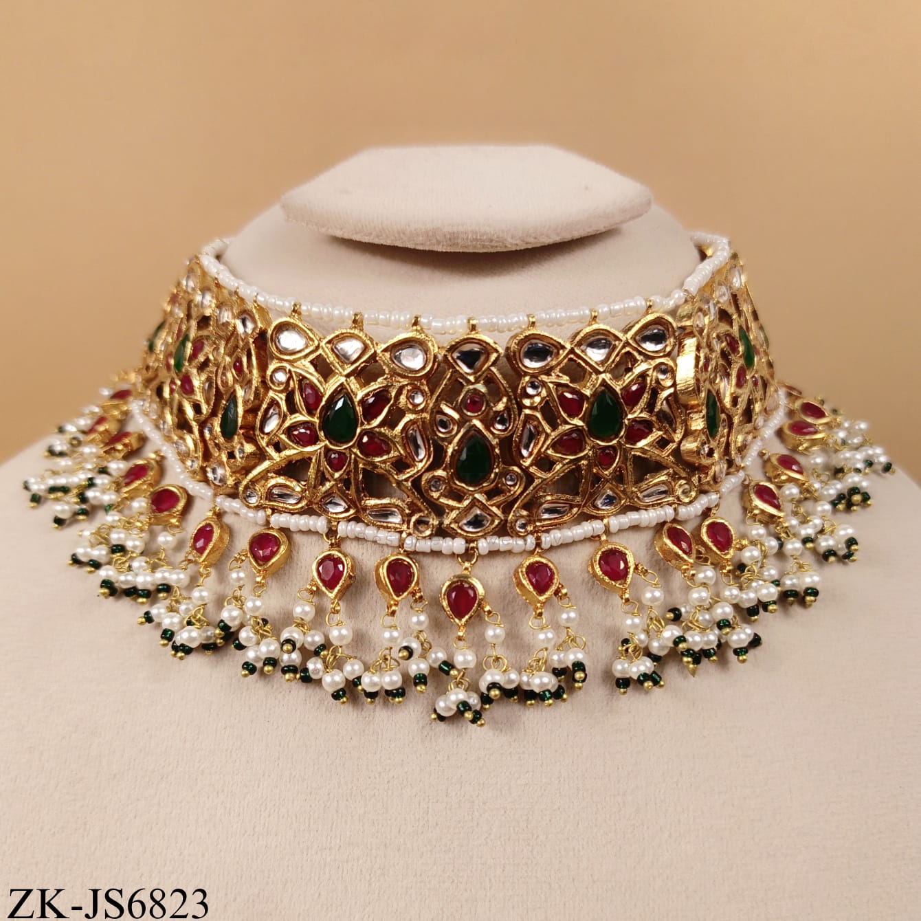 ROYAL KUNDAN SET WITH PEARLS DROPS