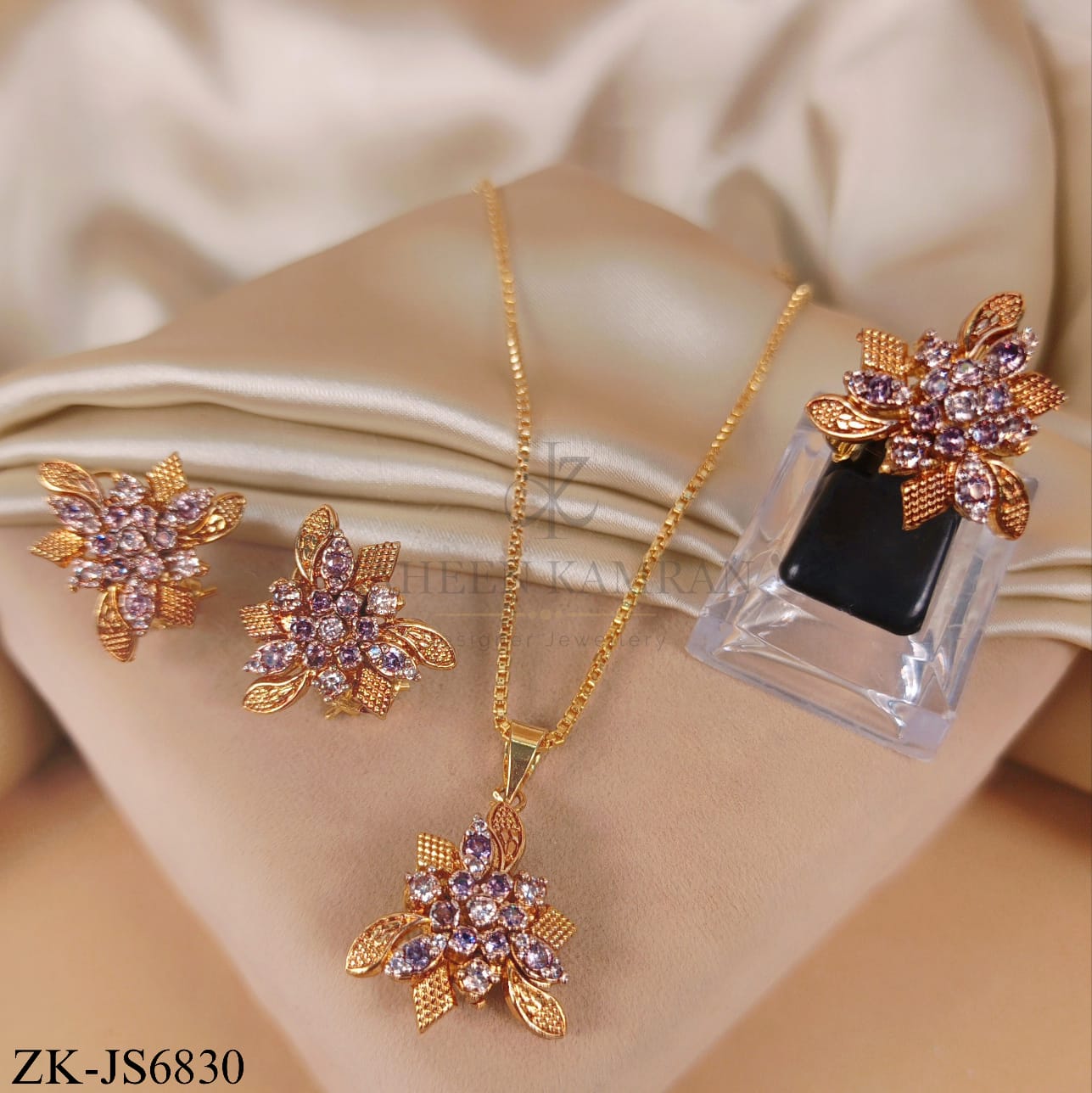 ELEGANT PINK BLOOM GOLD PENDANT SET