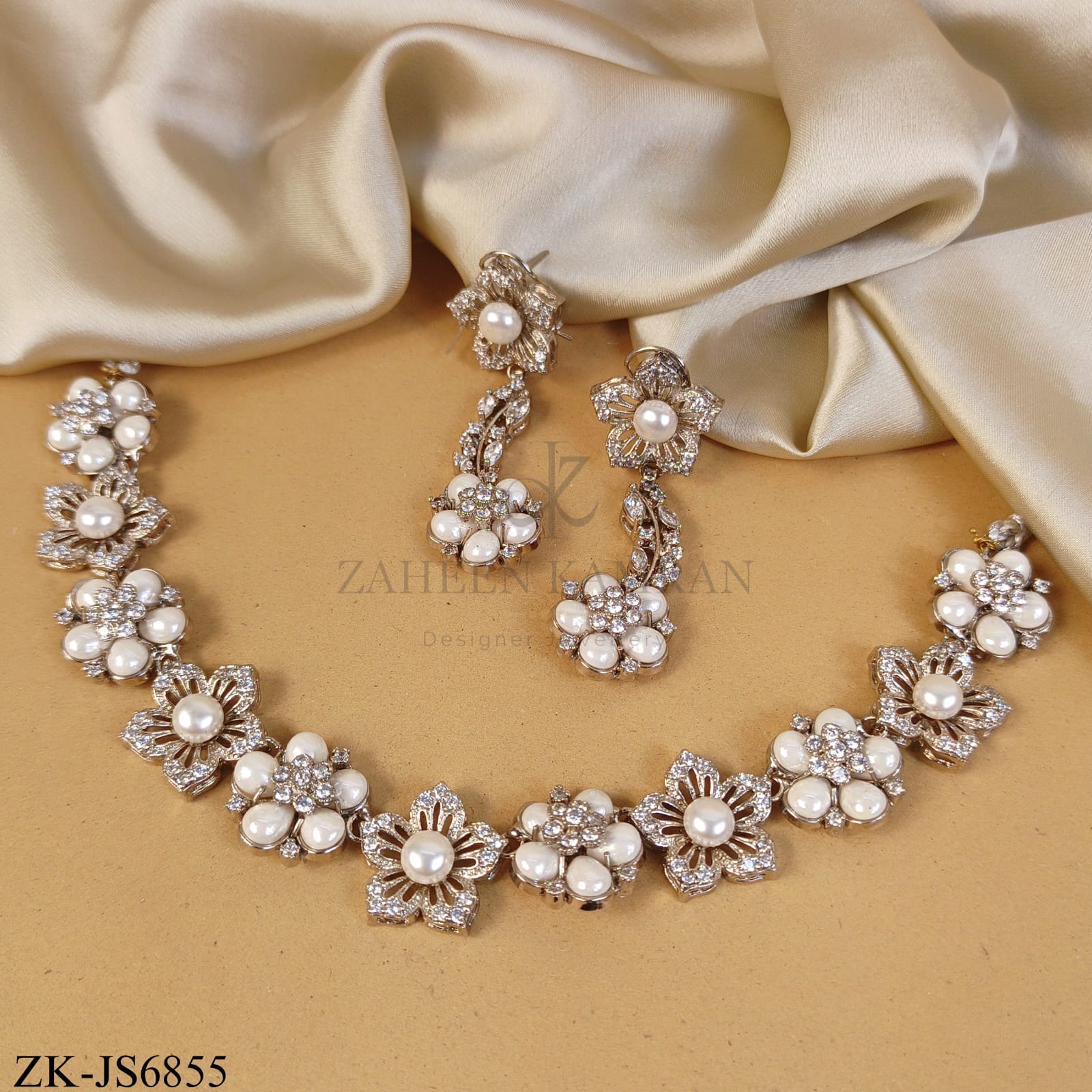 SILVER PEARLS BLOOM GARLAND SET