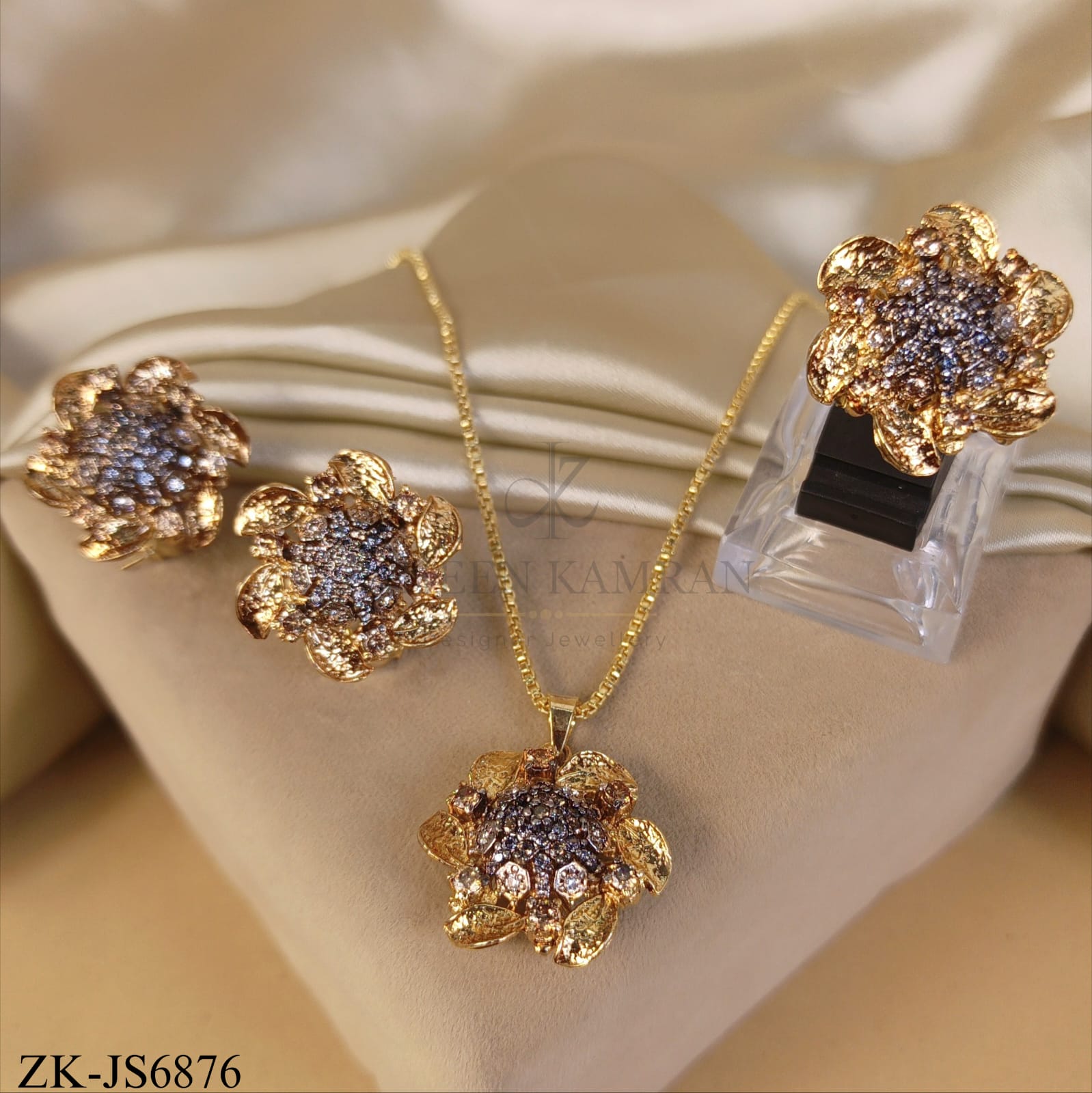 ANTIQUE SPARKLE PENDANT SET