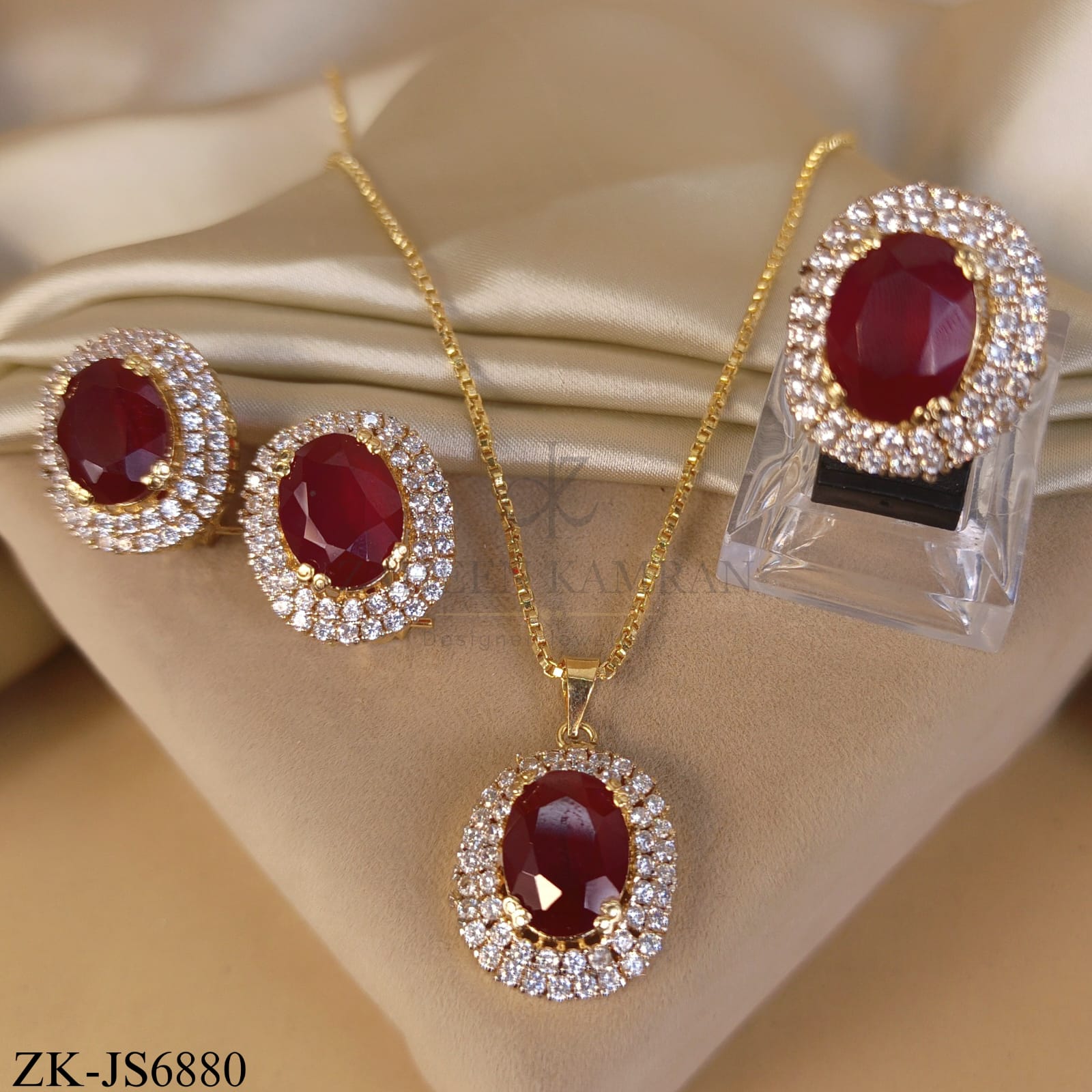 RUBY OVATE HALO SET
