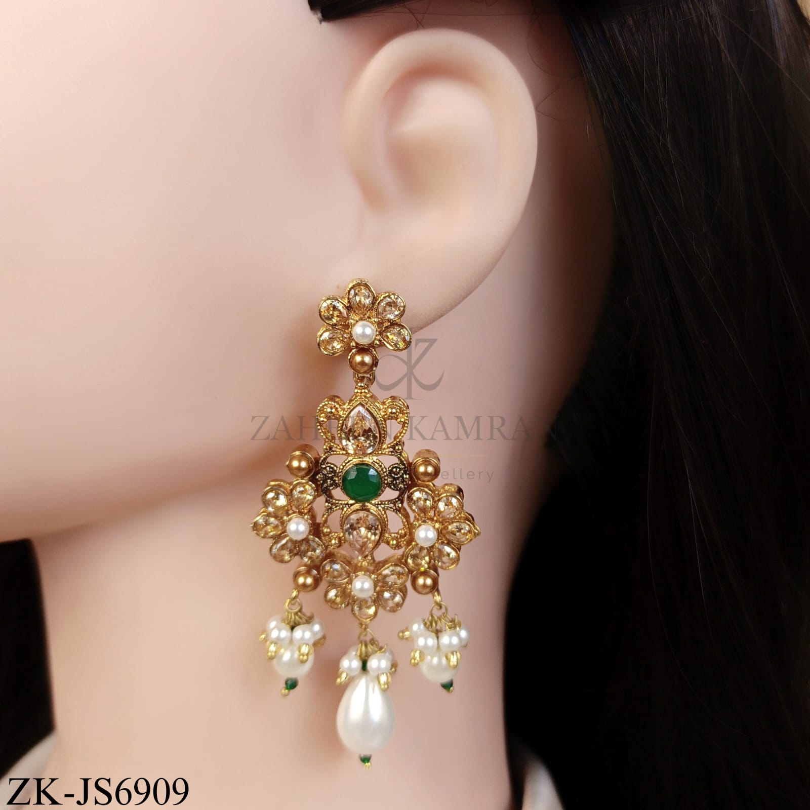 ROYAL EMERALD PEARLS DROP SET