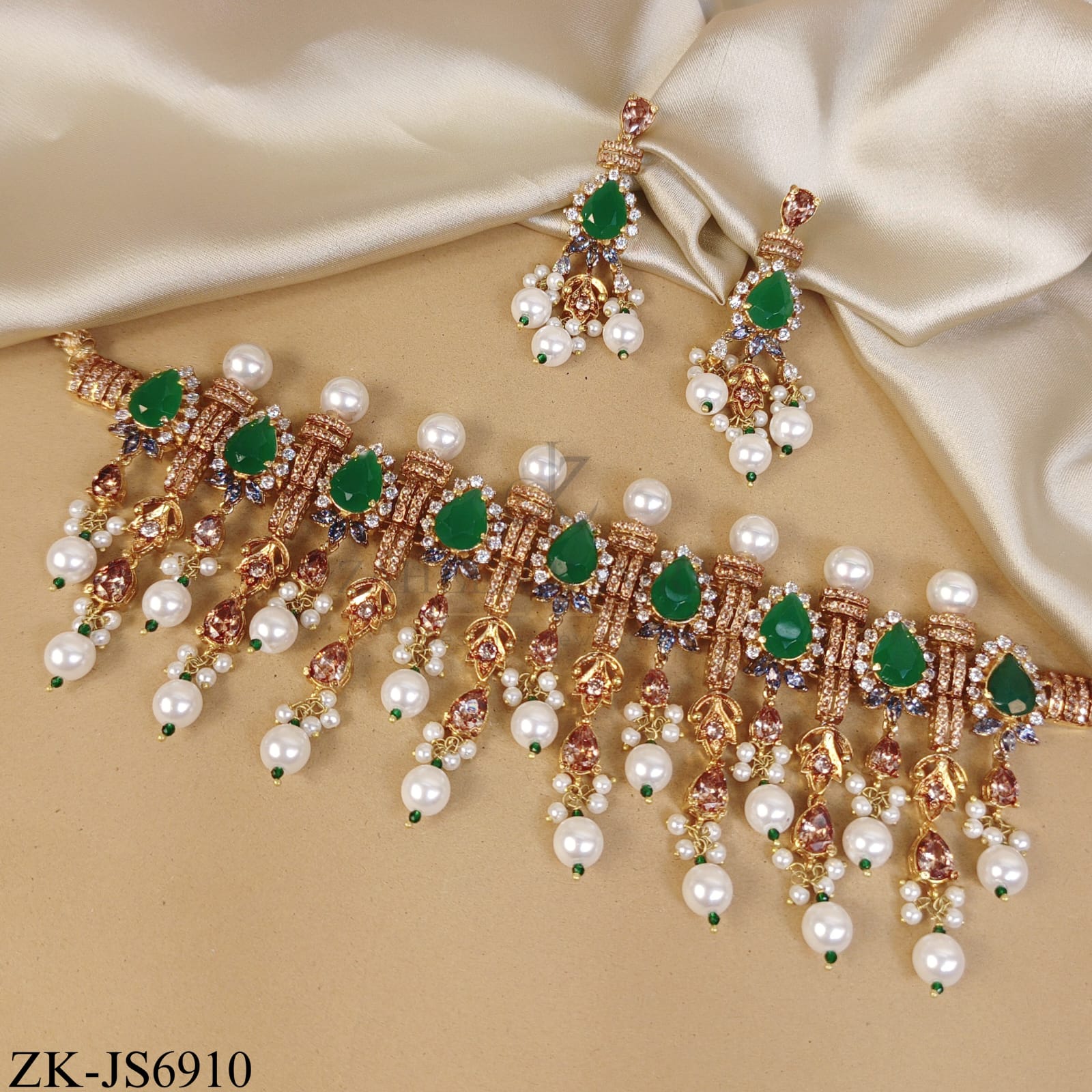GOLD EMERALD PEARLS FRINGE SET