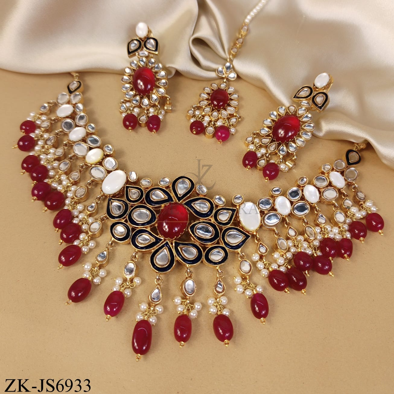 BLACK EDGE KUNDAN BLOOM WITH RUBY DROP SET