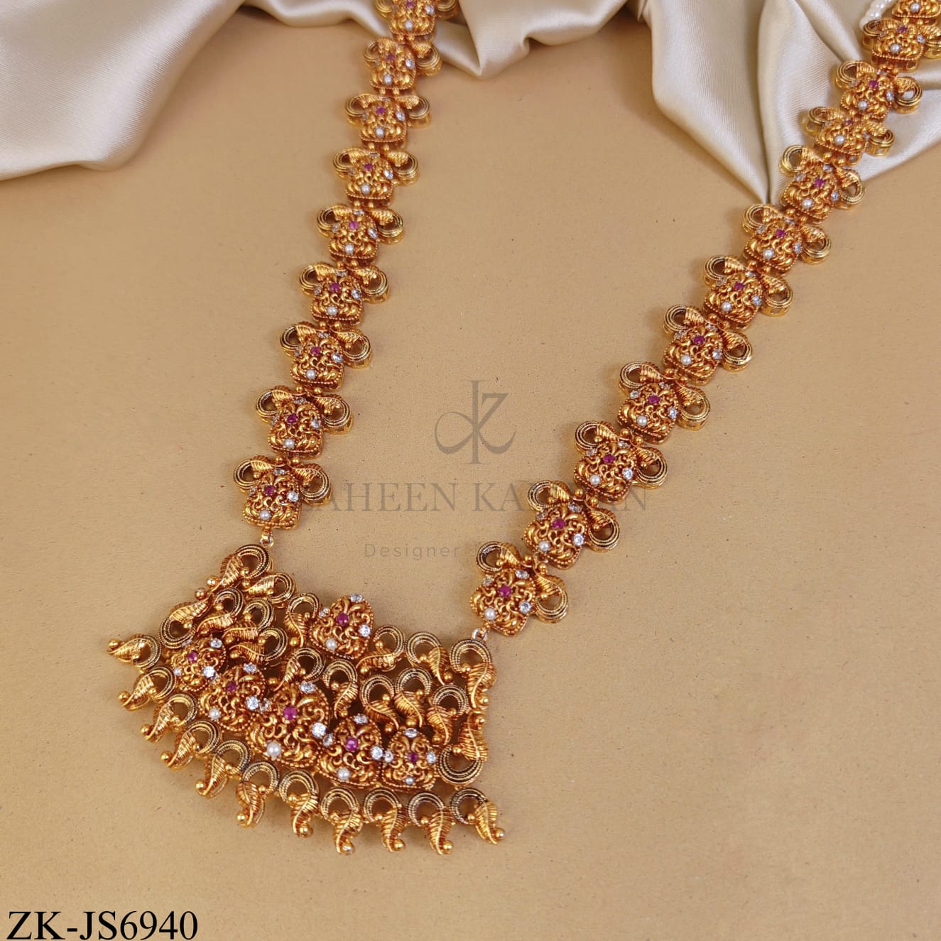 GOLD TONE INTRICATE FLORAL RUBY BRIDAL SET