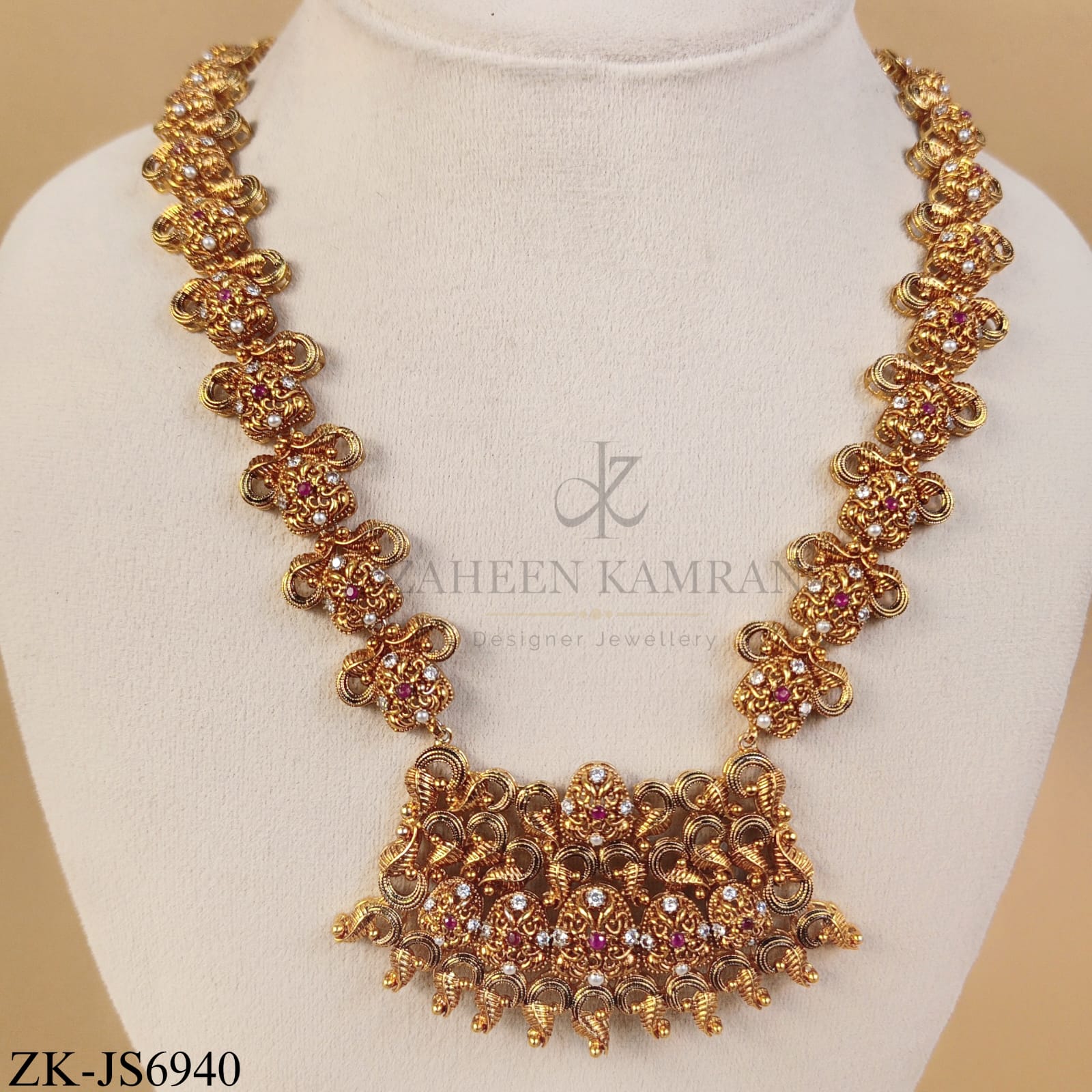 GOLD TONE INTRICATE FLORAL RUBY BRIDAL SET