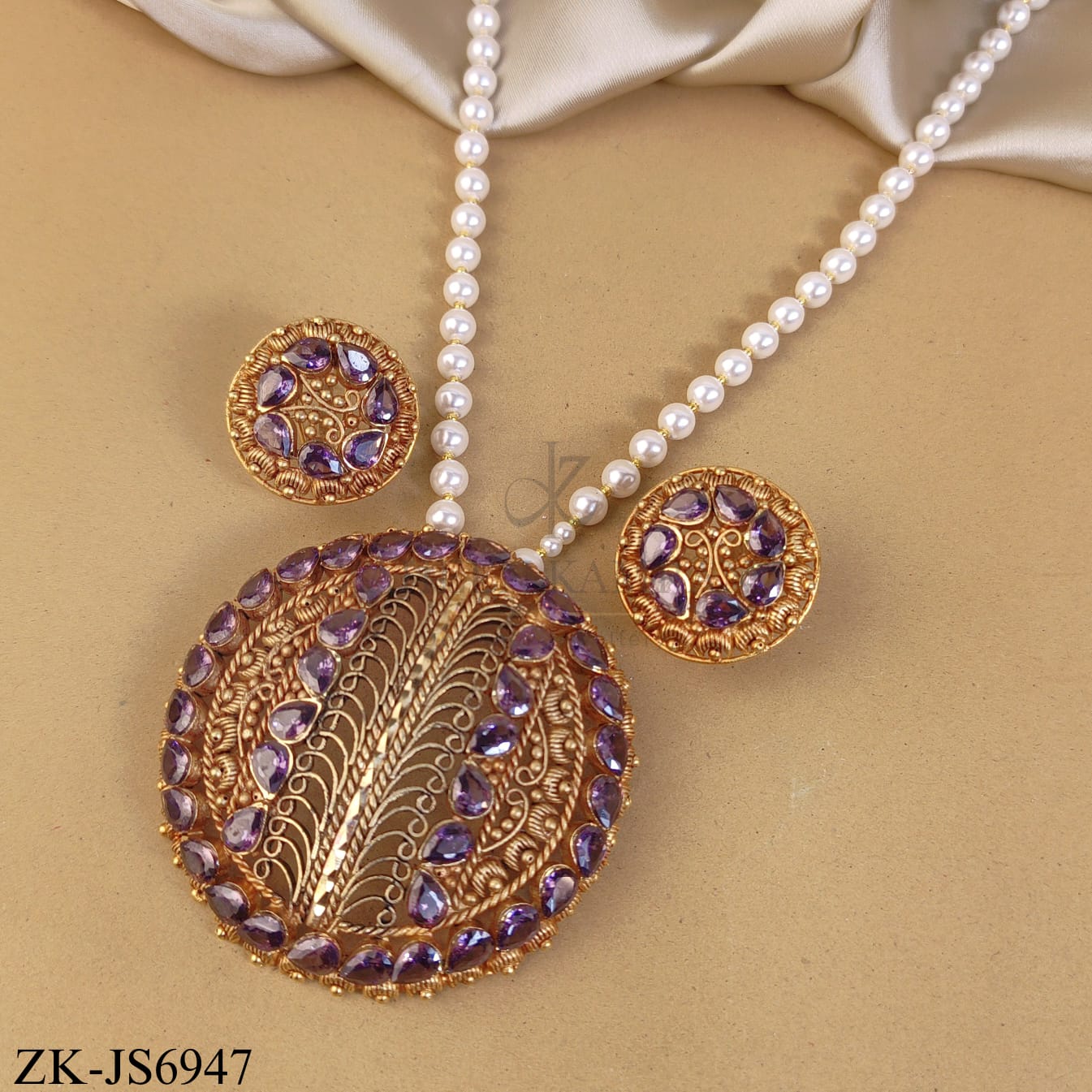 GOLD TONE AMETHYST ROUND FILIGREE SET