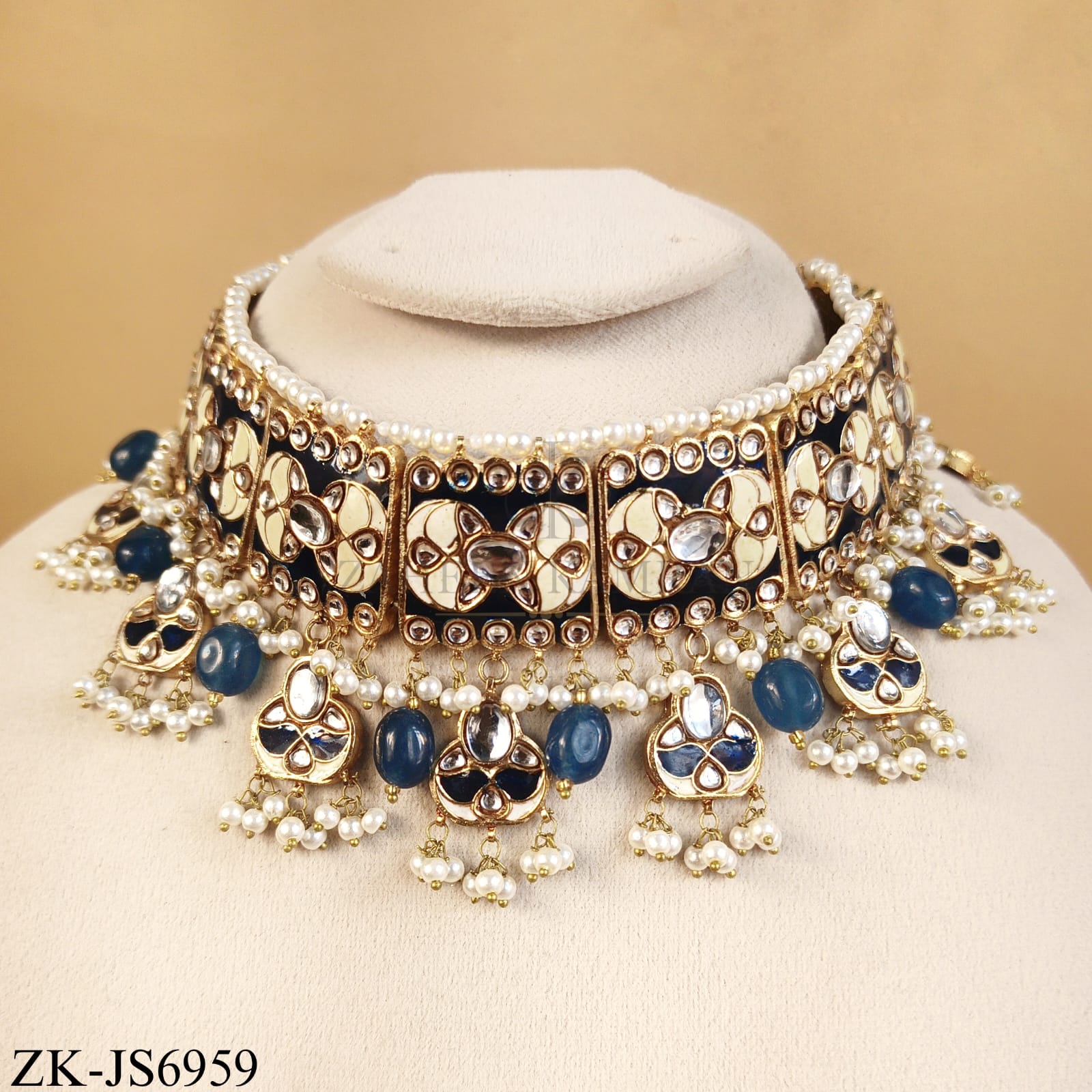 SAPPHIRE ENAMEL KUNDAN PEARLS CLUSTER SET