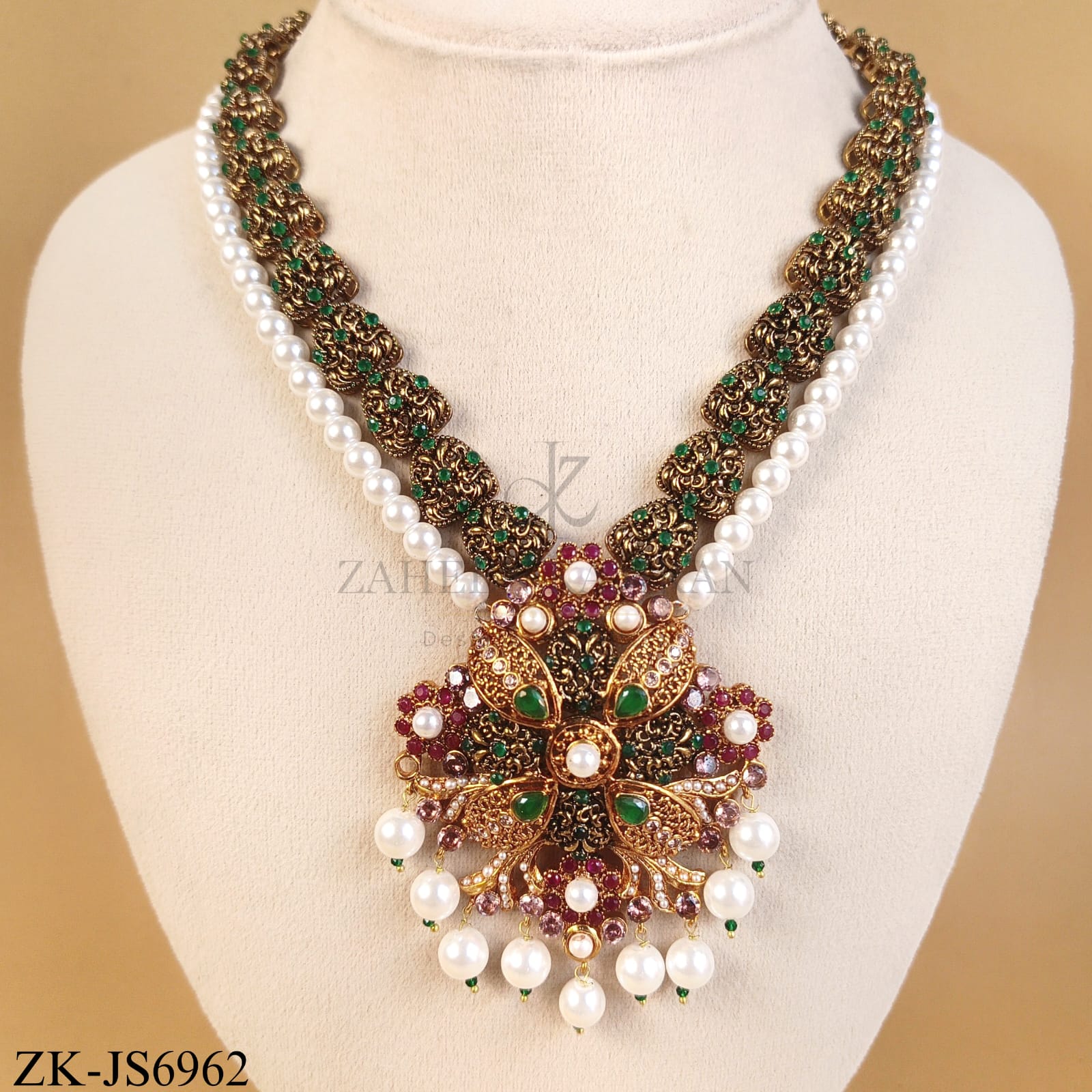 EMERALD RUBY BLOOM PENDANT WITH PEARL STRAND SET