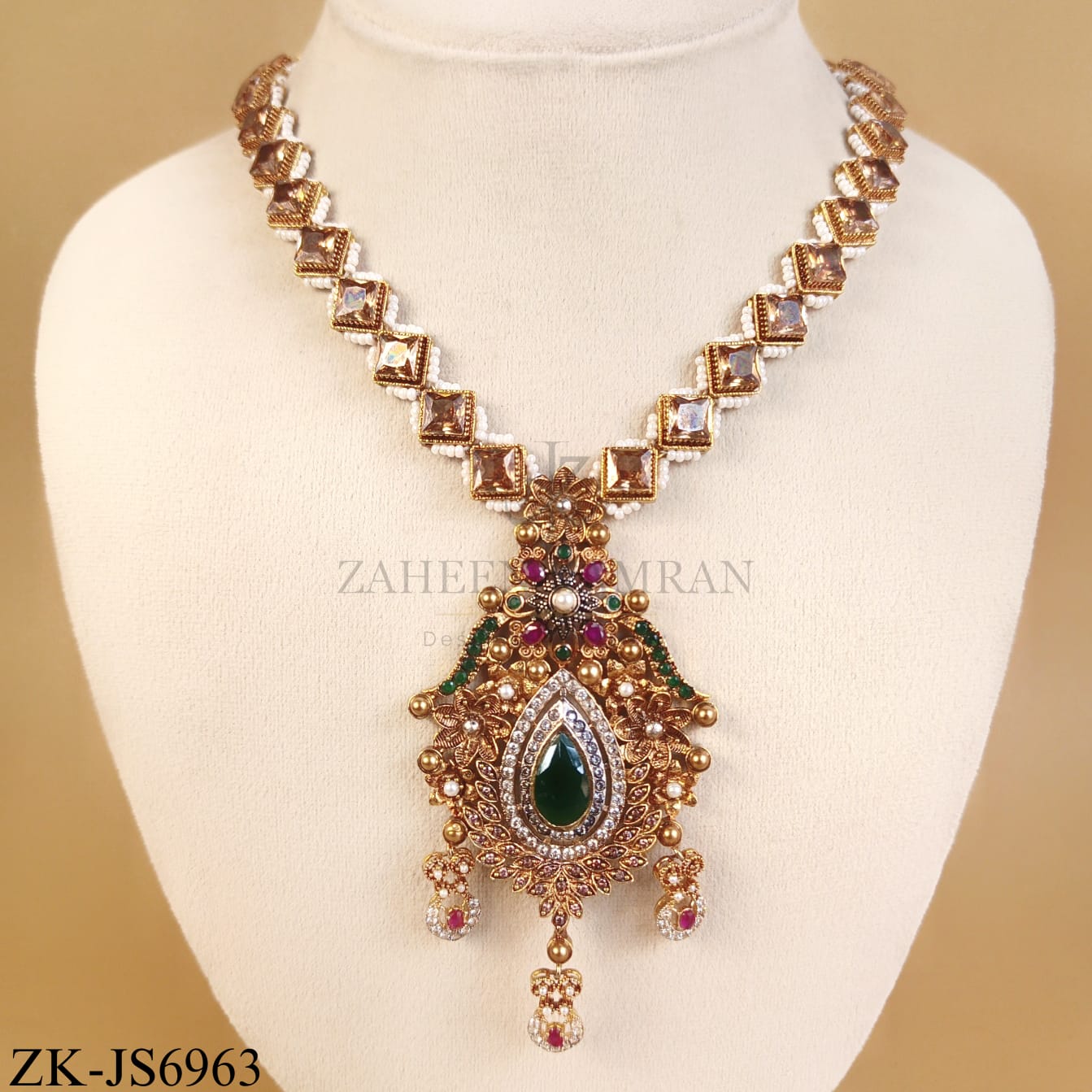 GOLDEN RUBY EMERALD FLORAL MOTIF SET