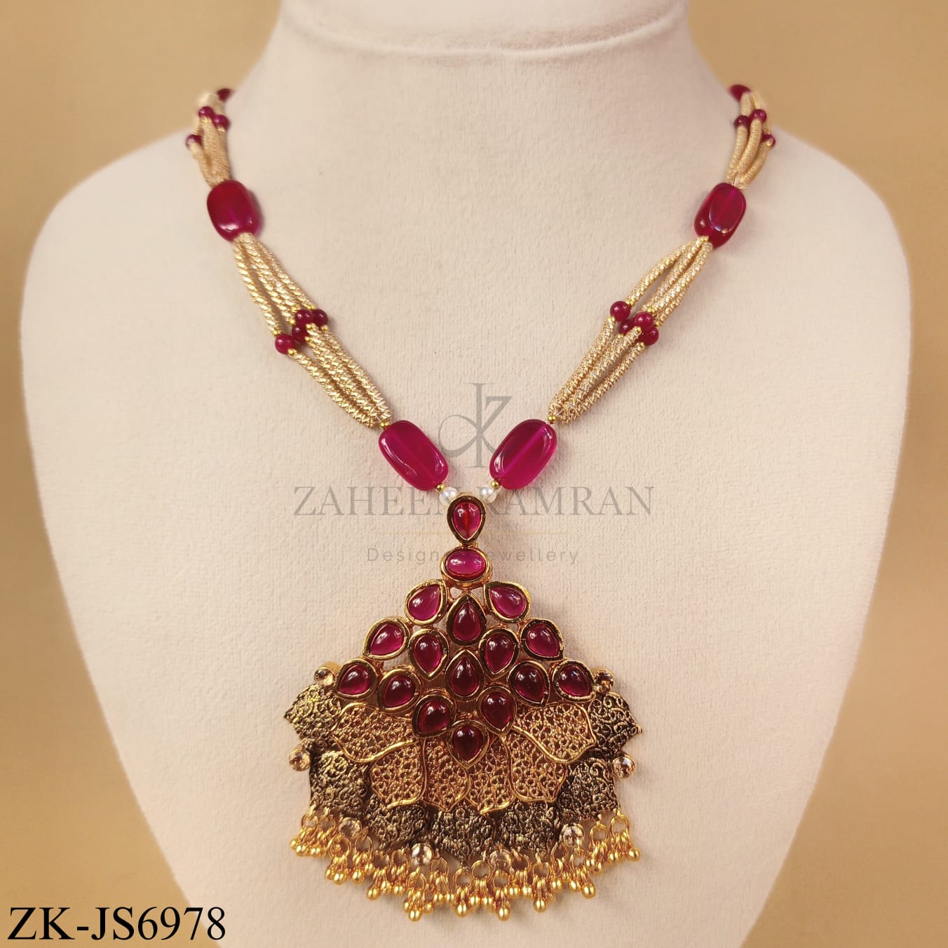 GOLD TONE RUBY NET LEAF PATTERN SET