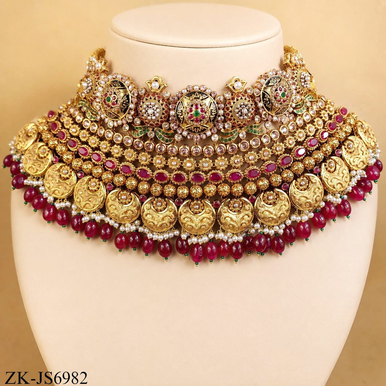 ROYAL RUBY WIDE CHOKER SET WITH FLORAL MOTIF