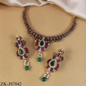 ANTIQUE TEXTURED EMERALD PINK ZIRCONIA SET