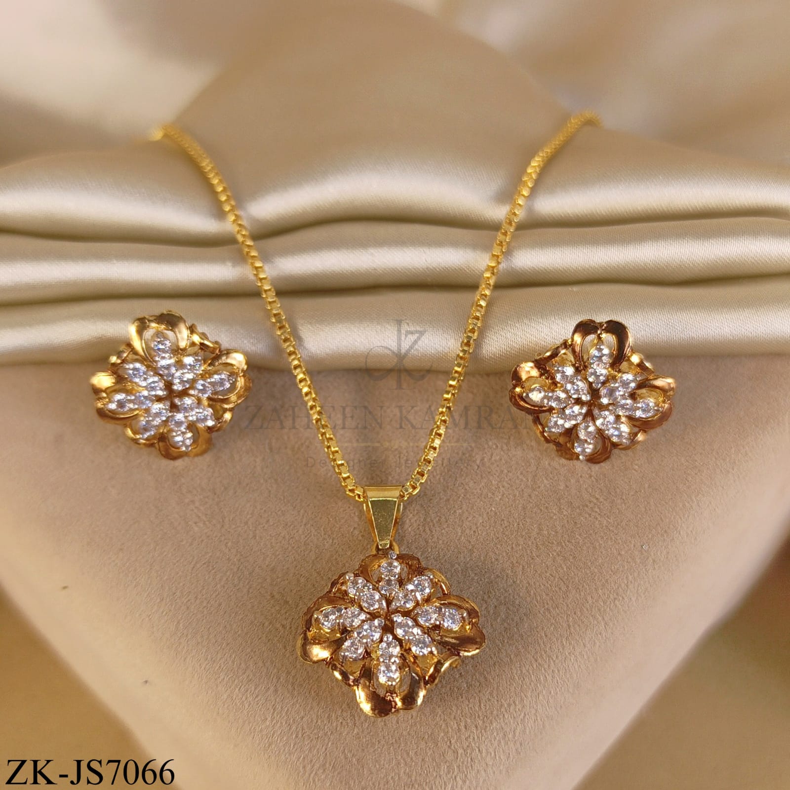 GOLDEN ZIRCONIAN SET