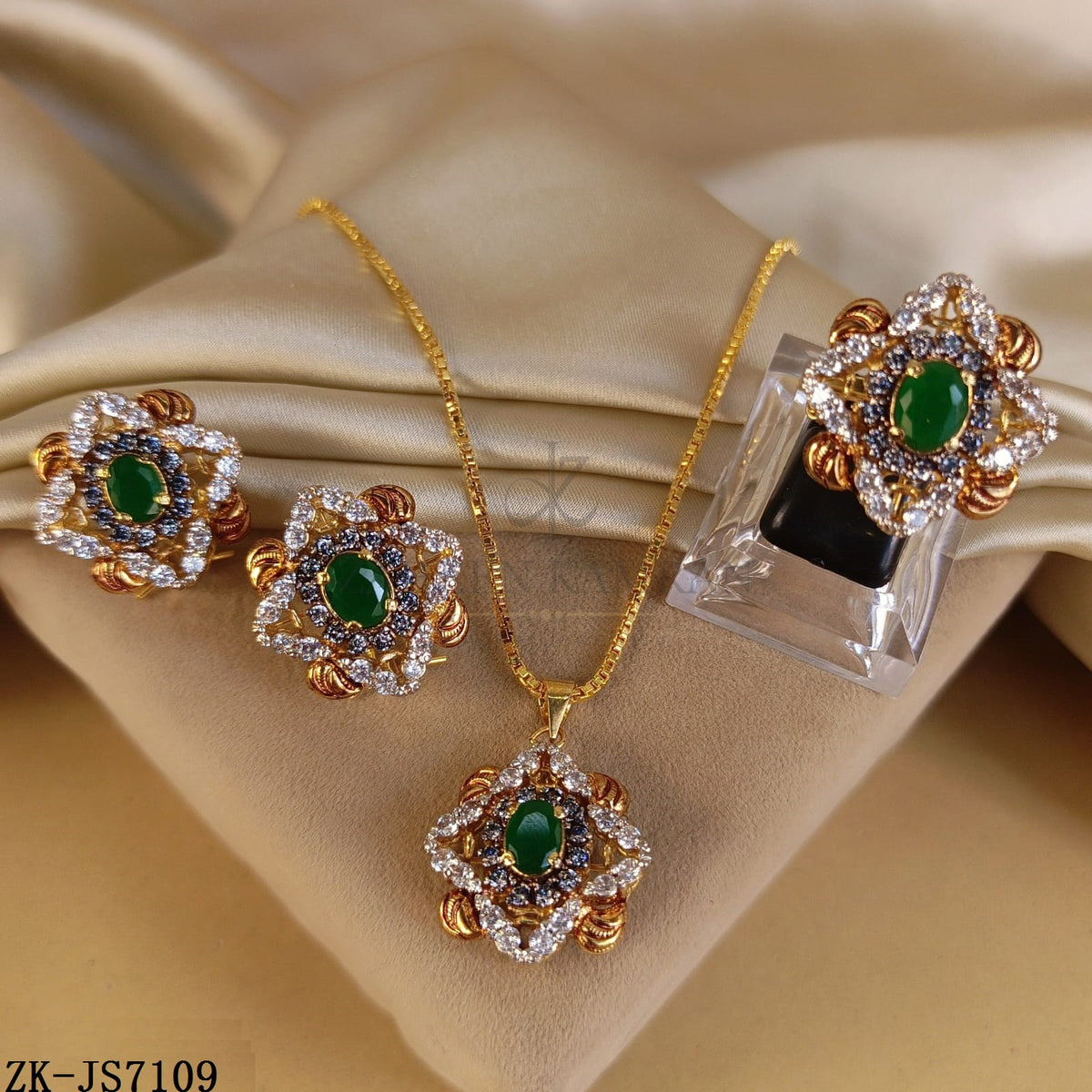 EMERALD ZIRCONIAN SET