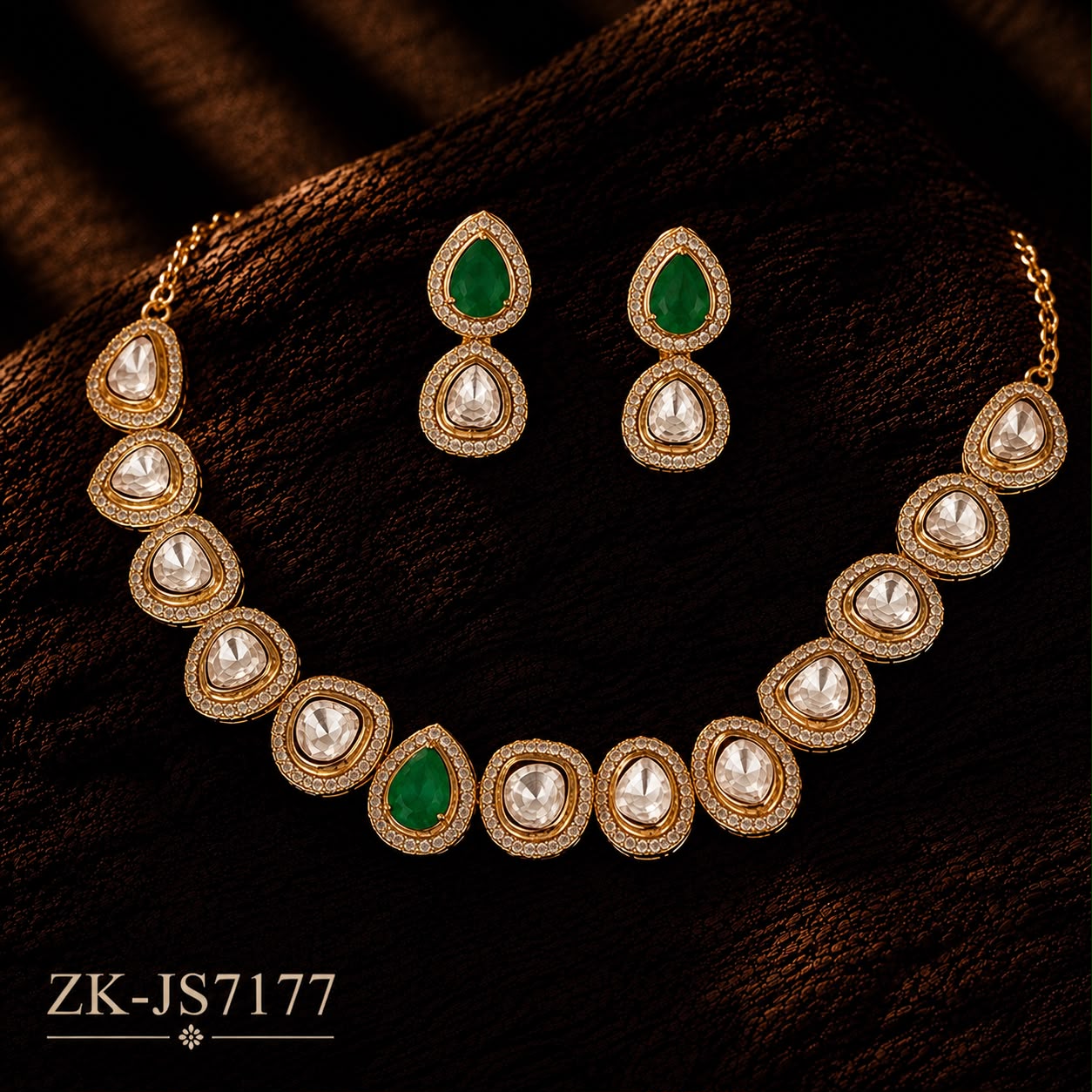 EMERALD KUNDAN SET