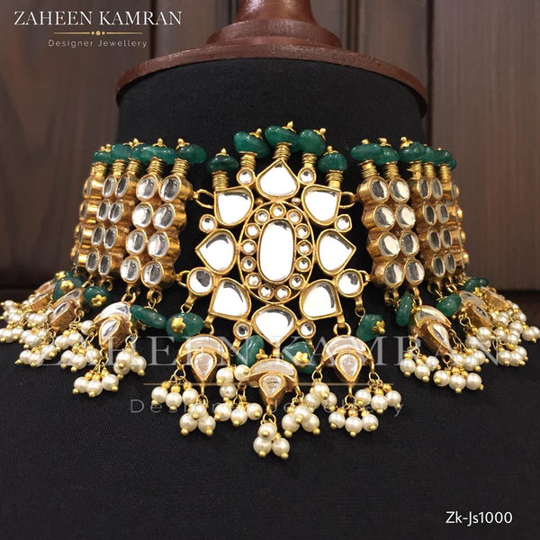 Kundan Sheesh Emerald Trendsetter!