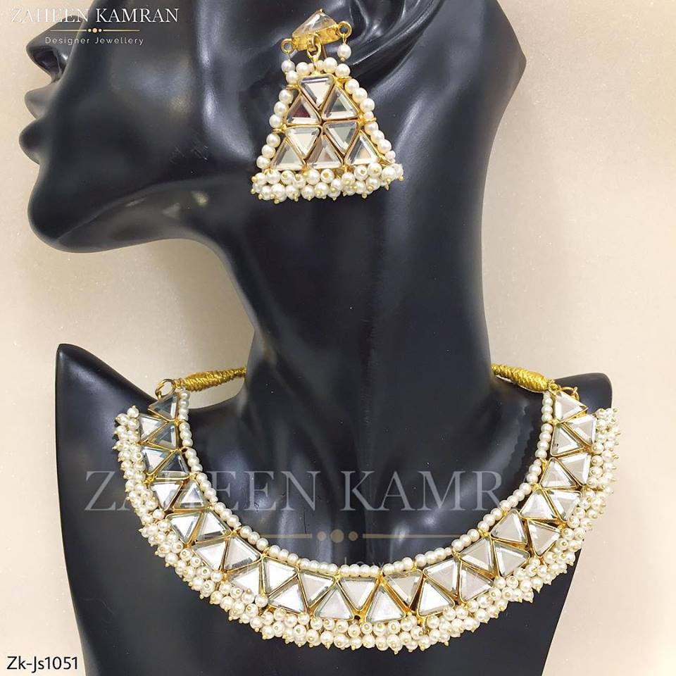 Sleek Pearl Kundan!
