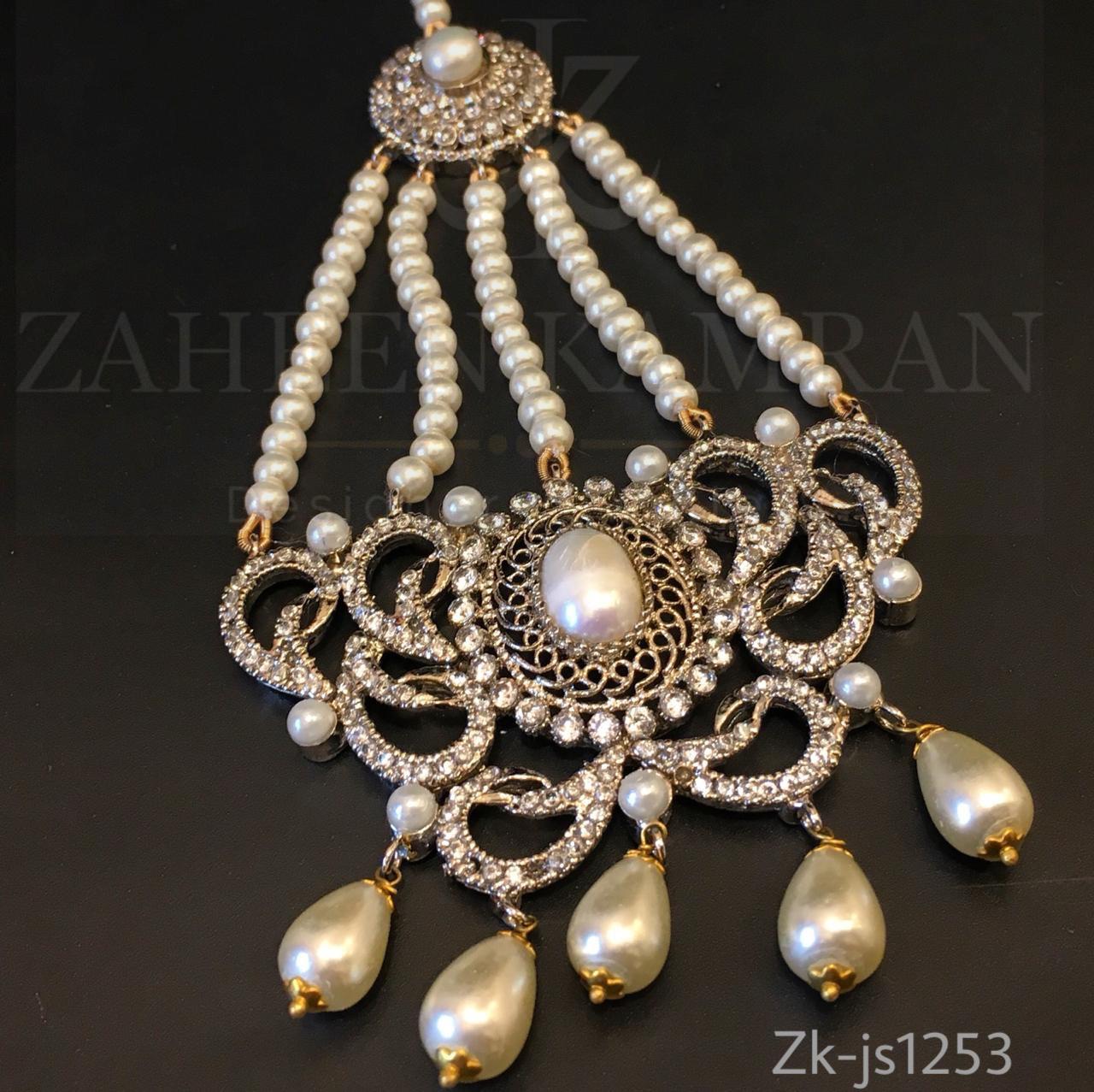 Silver Zircons Necklace Set