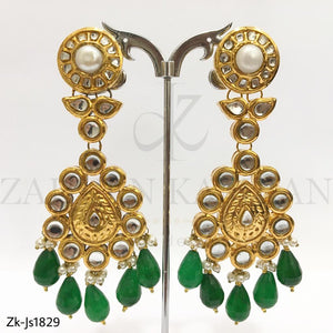 Emerald Kundan Dignified Necklace set