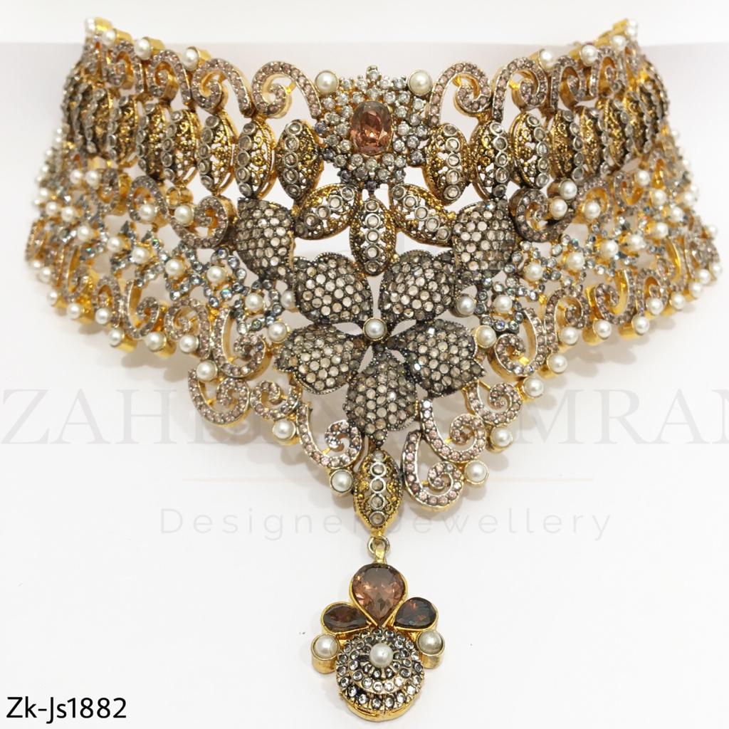 Classy Necklace Set